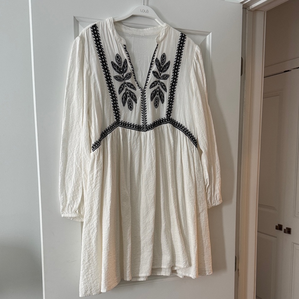 White Embroidered Peasant Tunic